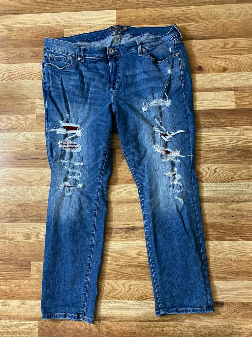 Torrid Distressed Blue Boyfriend Jeans with Red Underlay Size 18 Regular